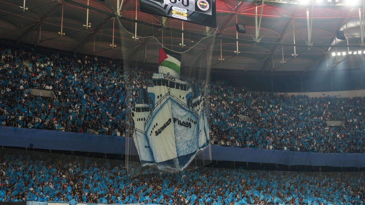 Foto - Beşiktaşlı taraftarlardan anlamlı 'Filistin' koreografisi