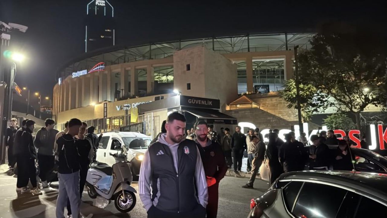 Foto - Beşiktaş Tüpraş Stadyumu'nda taraftarların kavgasında kan aktı