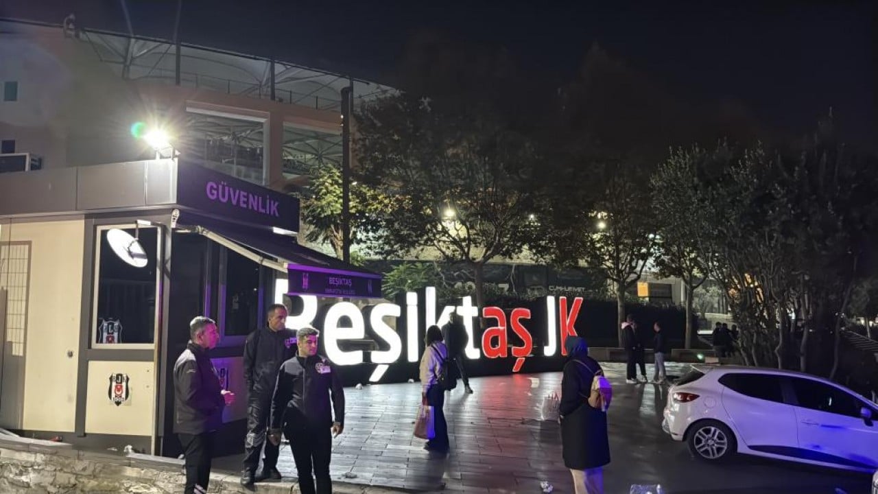 Foto - Beşiktaş Tüpraş Stadyumu'nda taraftarların kavgasında kan aktı