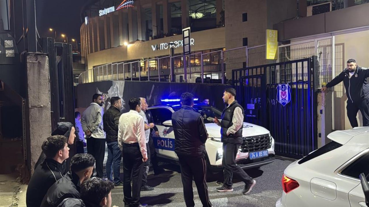 Foto - Beşiktaş Tüpraş Stadyumu'nda taraftarların kavgasında kan aktı