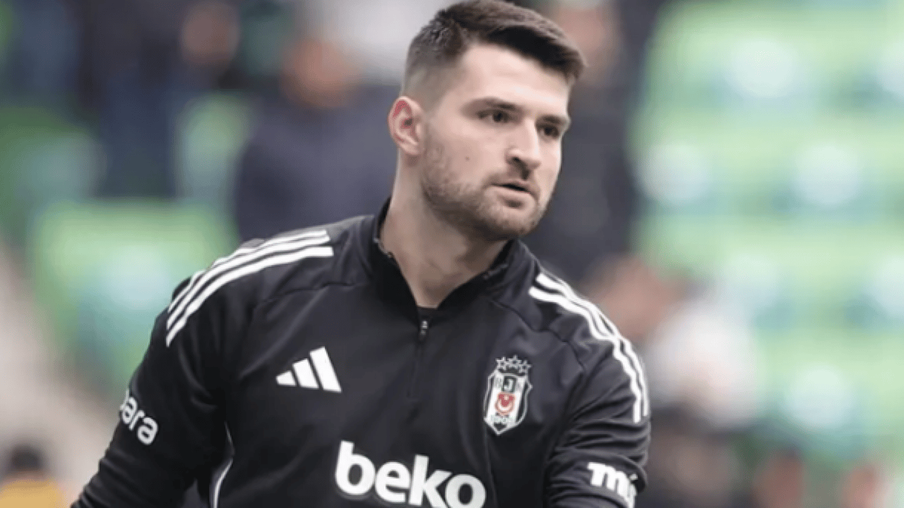 Foto - Beşiktaş'ta deprem! Bu sefer gidiyor gibi! Taraftarla bir küs, bir barışık...