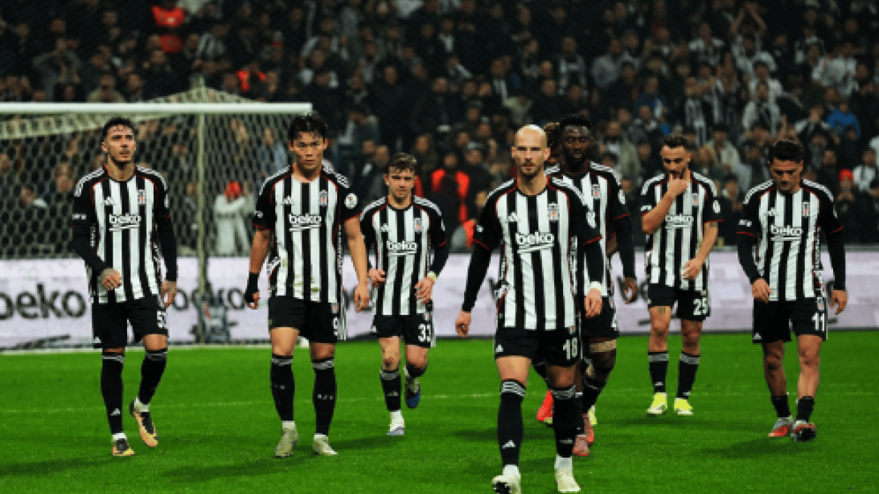 Beşiktaş’ta flaş ayrılık! Resmen kapıyı gösterdiler