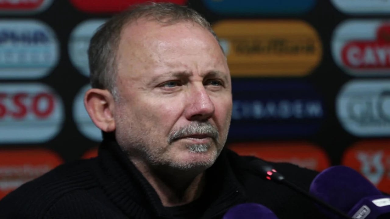Beşiktaş’ta Sergen Yalçın’ın yerine sürpriz aday! Gelirse yer yerinden oynar