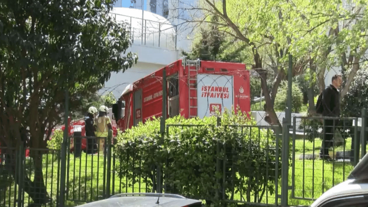 Foto - Beşiktaş'taki ünlü otelde yangın: Herkes tahliye edildi!