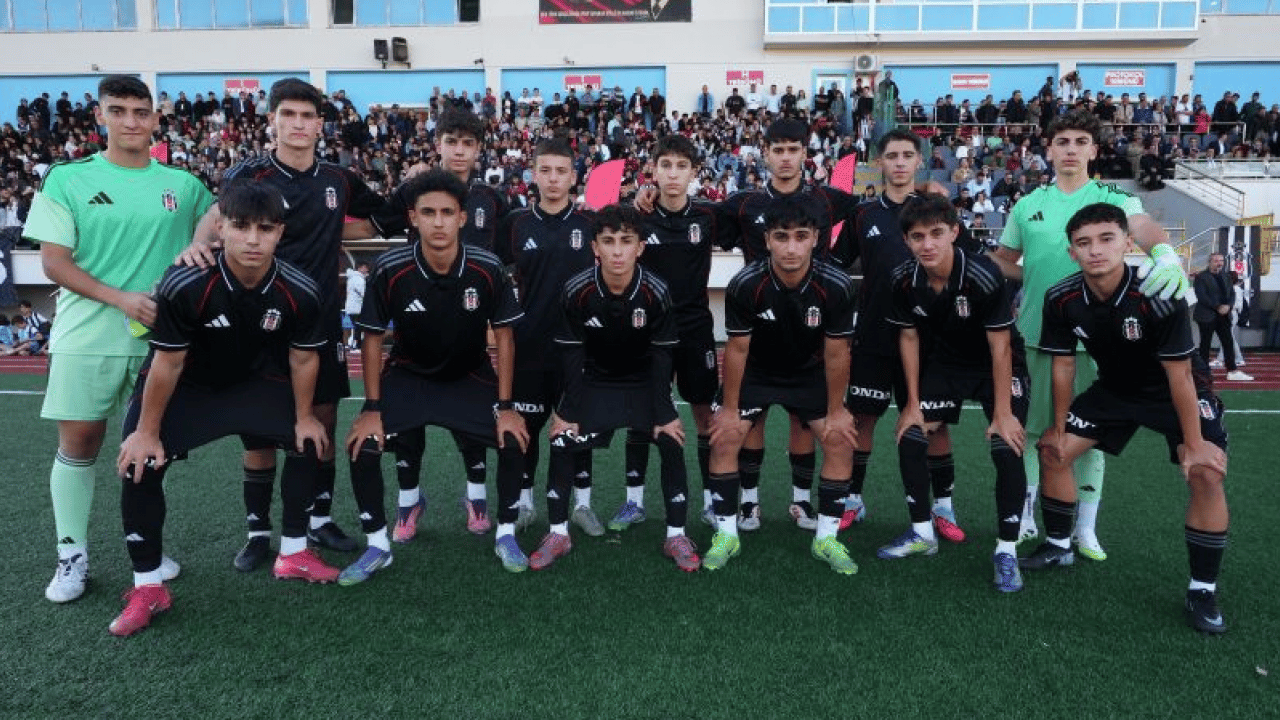 Foto - Beşiktaş'tan Tunceli çıkarması: Kalplerimizi ve Kitaplarımızı Tuncelili Çocuklara ve Gençlere Götürdük