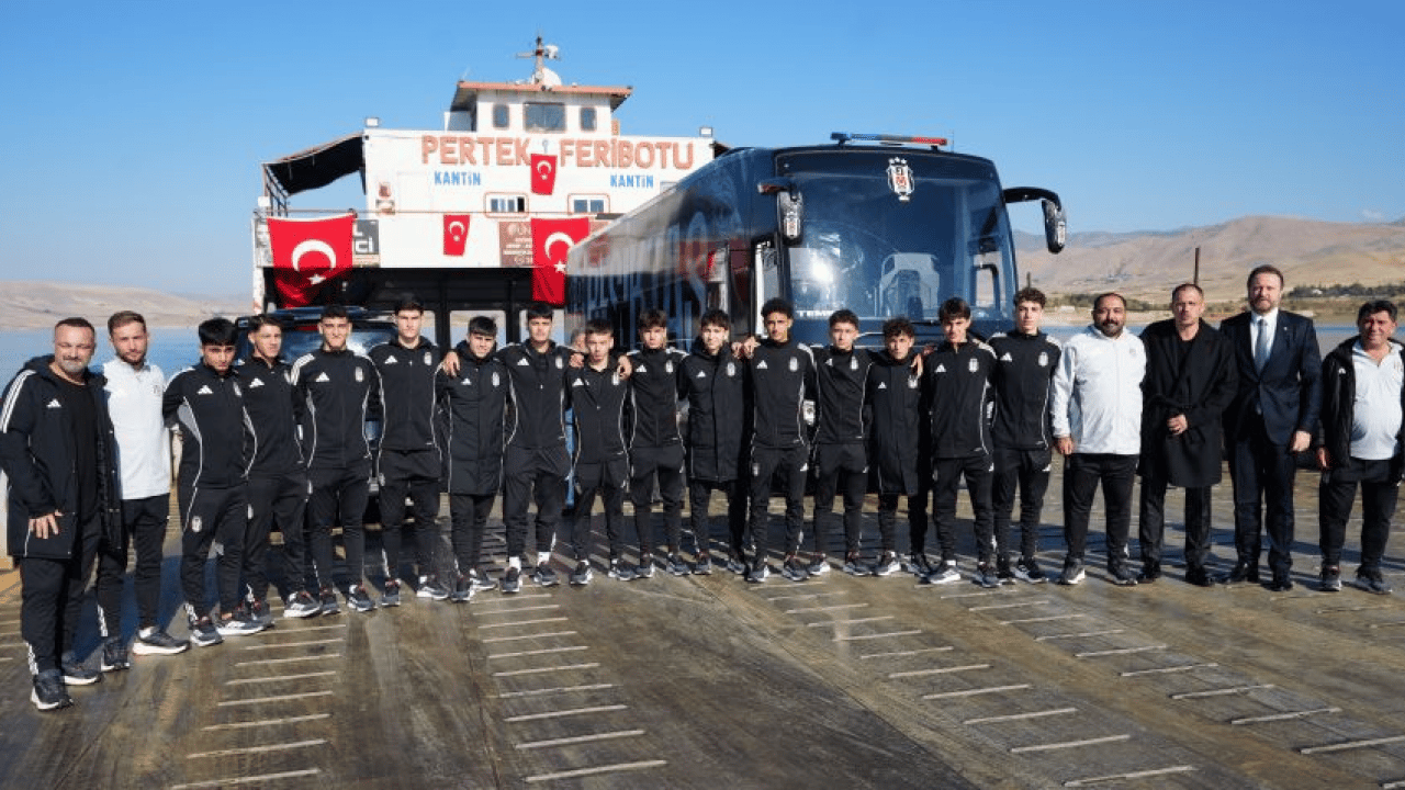 Foto - Beşiktaş'tan Tunceli çıkarması: Kalplerimizi ve Kitaplarımızı Tuncelili Çocuklara ve Gençlere Götürdük