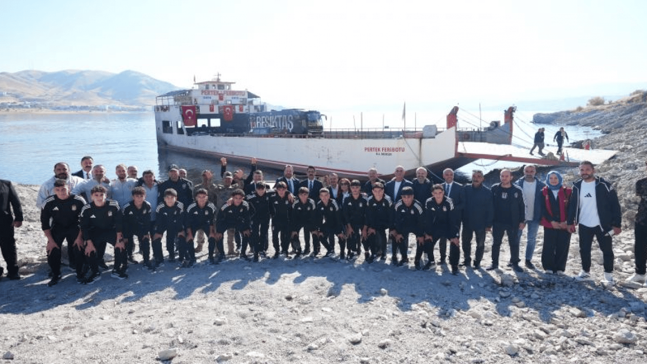 Foto - Beşiktaş'tan Tunceli çıkarması: Kalplerimizi ve Kitaplarımızı Tuncelili Çocuklara ve Gençlere Götürdük