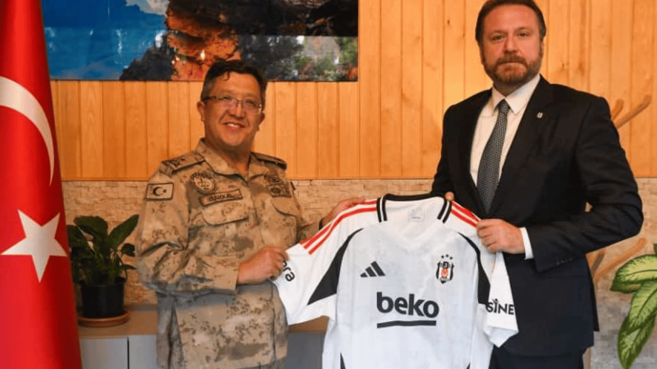 Foto - Beşiktaş'tan Tunceli çıkarması: Kalplerimizi ve Kitaplarımızı Tuncelili Çocuklara ve Gençlere Götürdük