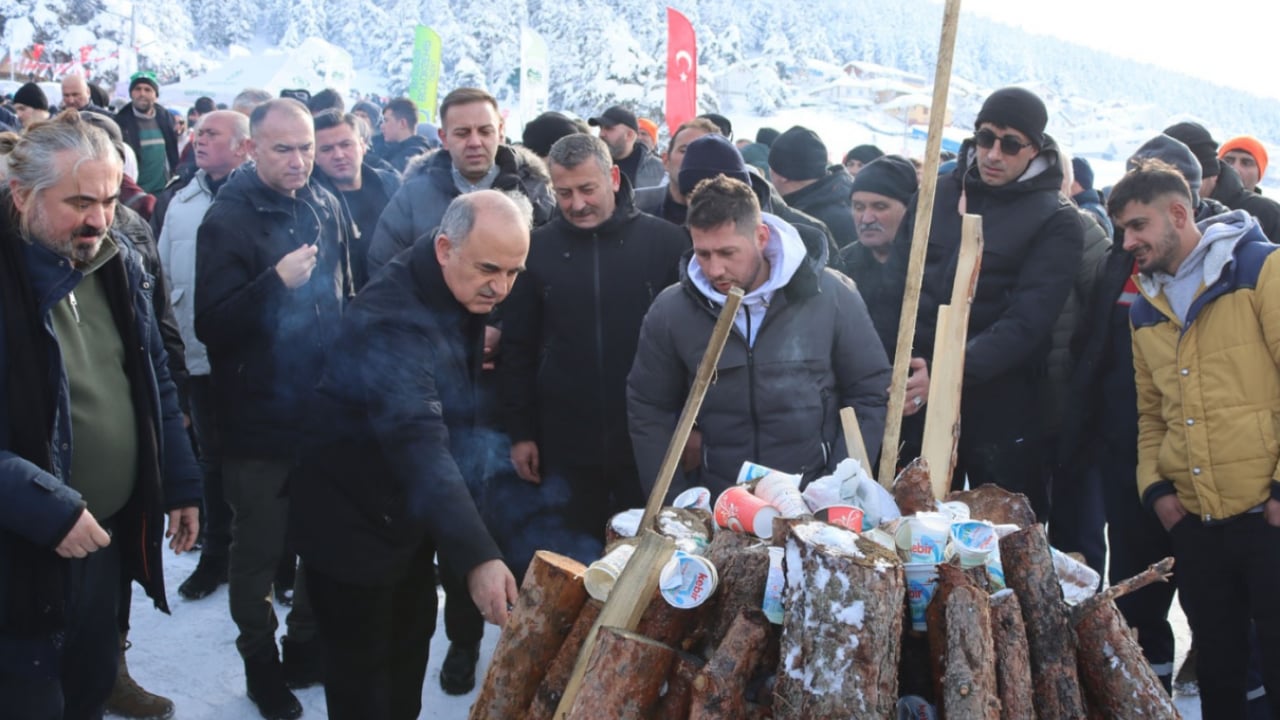 Foto - Beyaz örtü festivallerle şenlendi: Rize, Ordu ve Trabzon’dan renkli görüntüler
