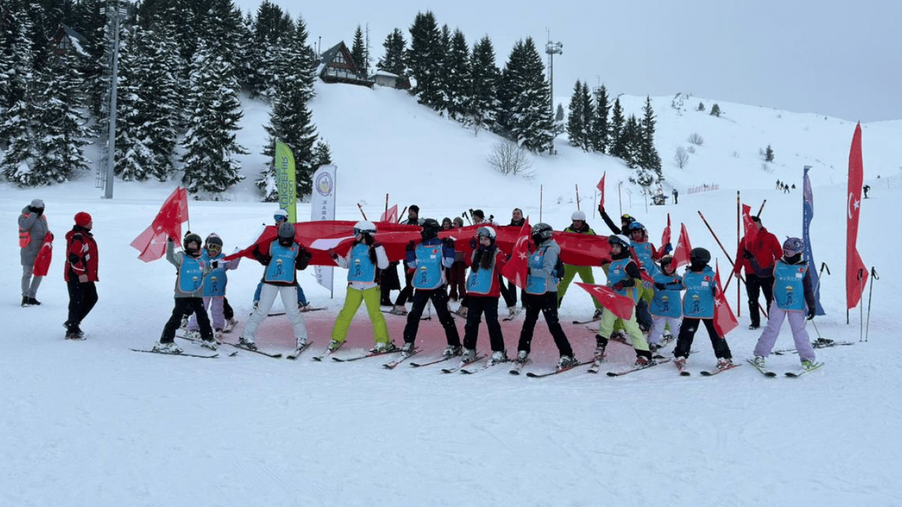 Foto - Beyaz örtü festivallerle şenlendi: Rize, Ordu ve Trabzon’dan renkli görüntüler