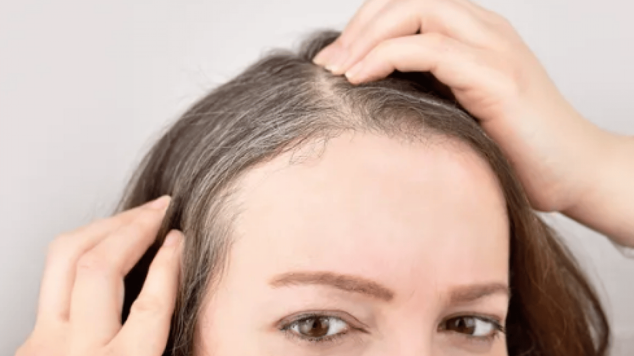 Beyaz saçlar aslında vücudu koruyor olabilir... Yaşlanmanın işareti sanıyorduk oysa ki!