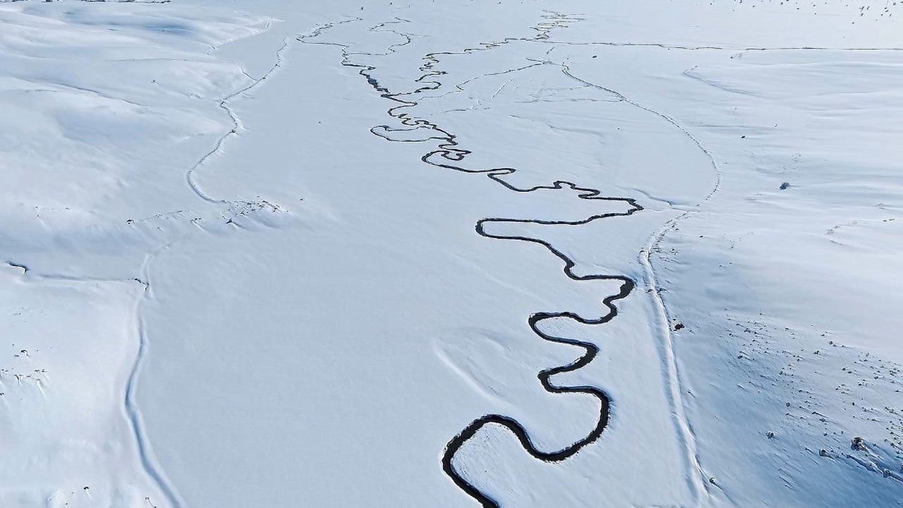 Foto - Beyazın içindeki kıvrım! Cilo Dağı eteklerinde kartpostallık manzara