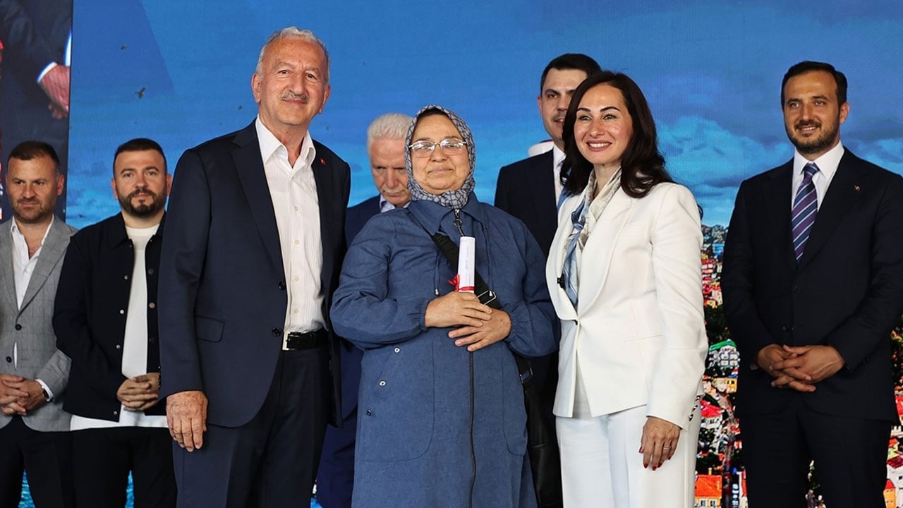 Foto - Beykoz'da tarihi bir gün yaşandı: 1071 vatandaşın tapu sevinci