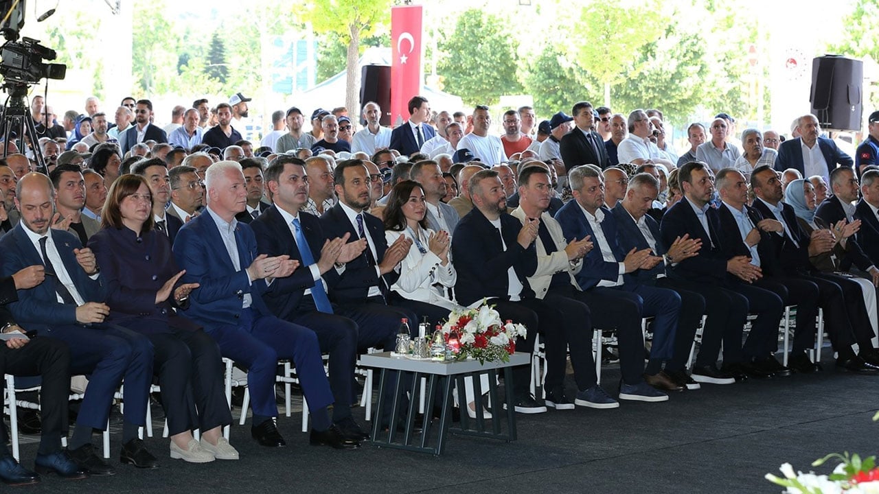 Foto - Beykoz'da tarihi bir gün yaşandı: 1071 vatandaşın tapu sevinci