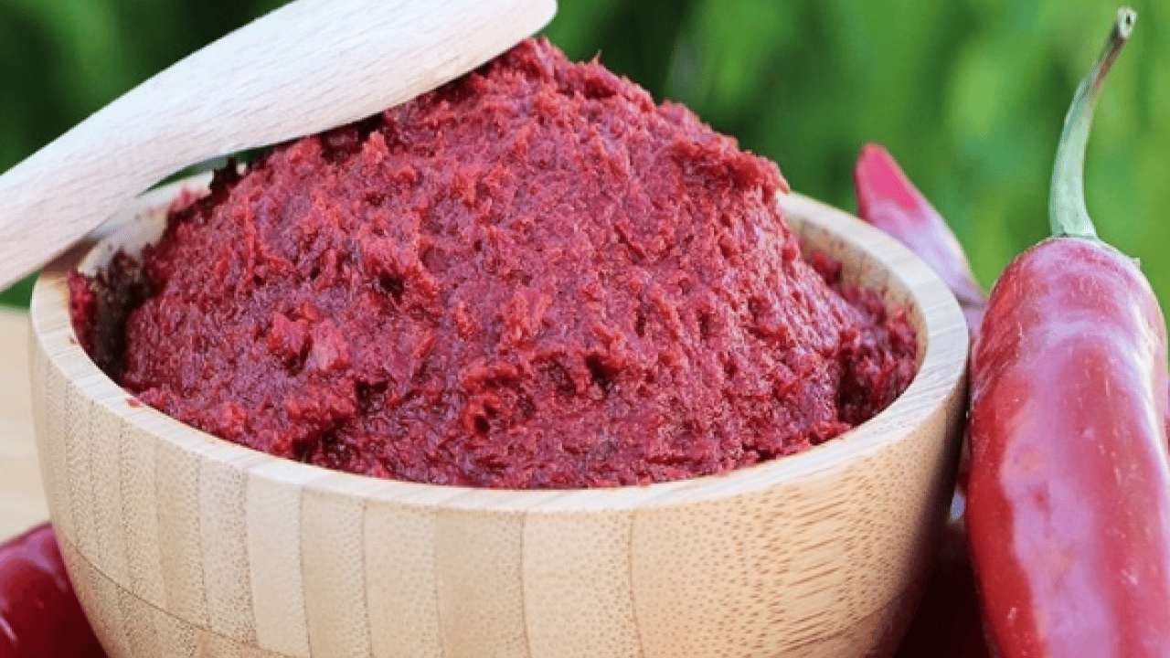 Biber salçası mı, domates salçası mı? A ve C vitaminleri bakımından hangisi daha üstün!