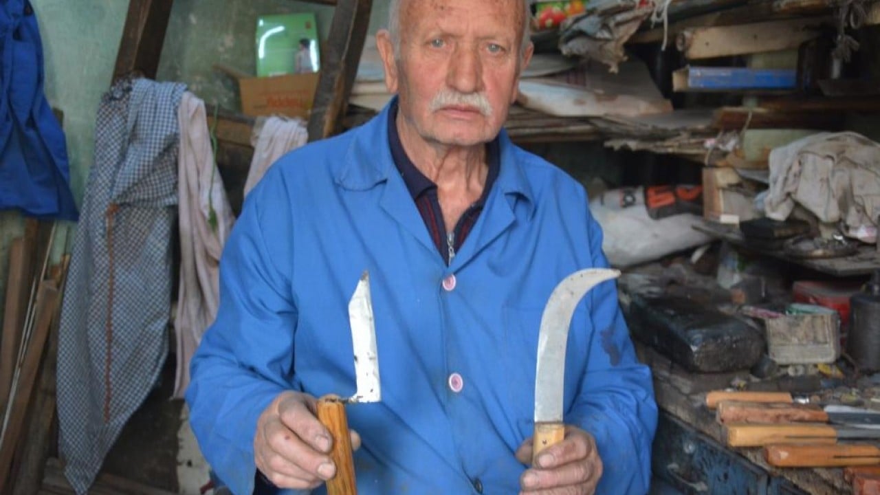 Foto - Bıçak ustasının lakabı çelik bilek 64 yıldır örs başında çekiç sallıyor