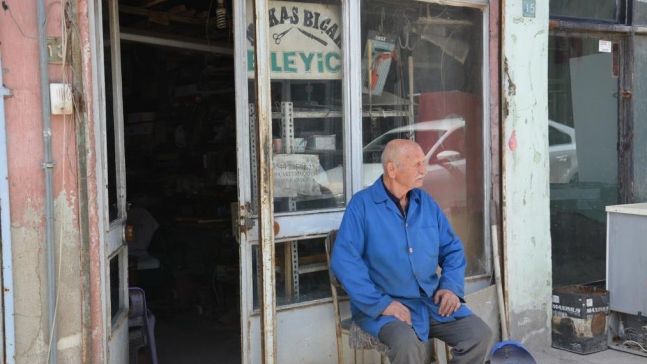 Foto - Bıçak ustasının lakabı çelik bilek 64 yıldır örs başında çekiç sallıyor