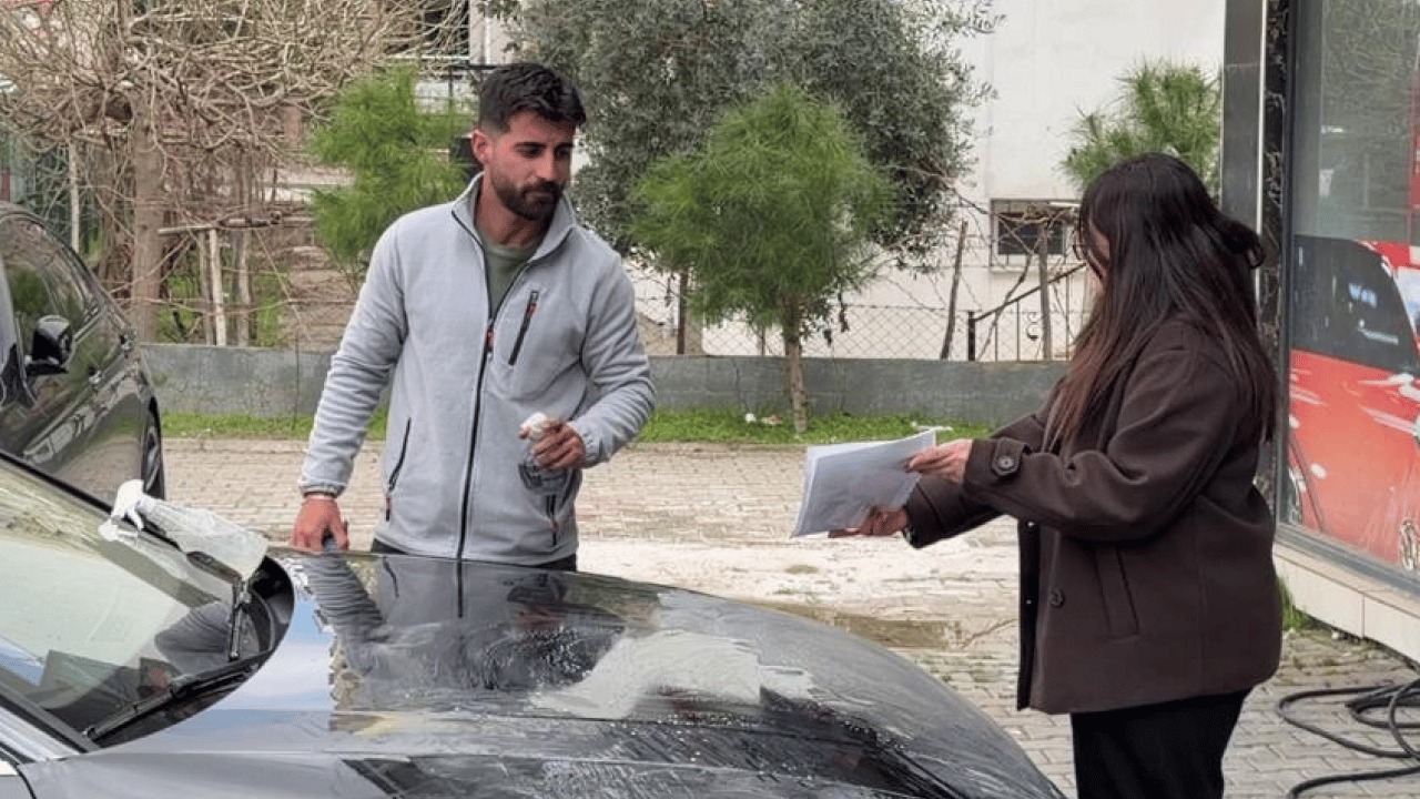 Foto - 'Bihter' isimli kedilerini bulana çeyrek altın verecekler! Camdan atlayarak kayıplara karıştı