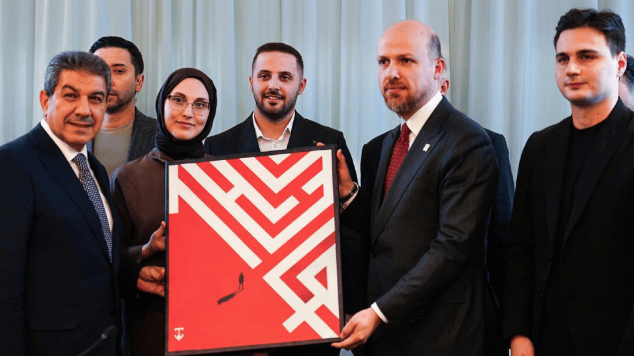 Foto - Bilal Erdoğan, Esenler'de Tayfa gençleriyle sahurda buluştu...