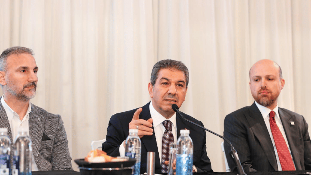 Foto - Bilal Erdoğan, Esenler'de Tayfa gençleriyle sahurda buluştu...