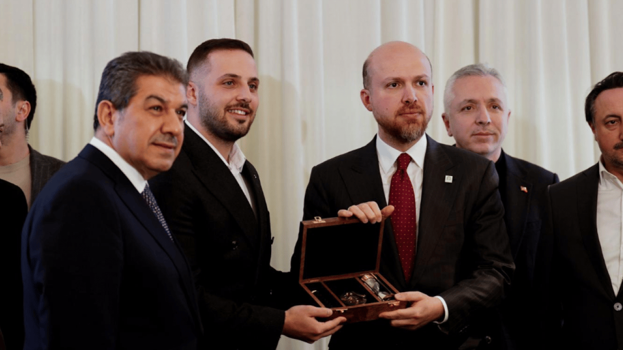 Foto - Bilal Erdoğan, Esenler'de Tayfa gençleriyle sahurda buluştu...