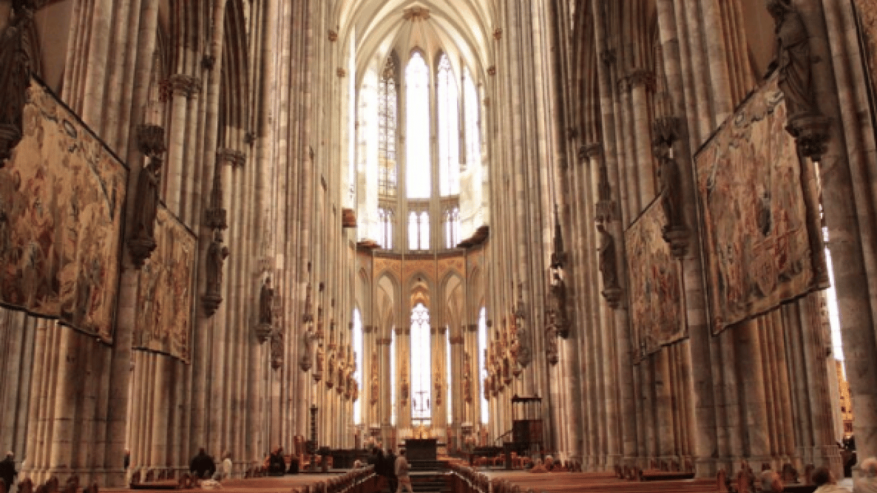 Foto - Bild resmen açıkladı: Almanlar kiliseyi terkediyor: Küçük çocuklara yönelik cinsel istismar...