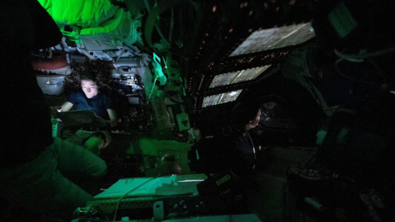 Bilim dünyasında tarihi kare! Ay ilk kez bu açıdan kaydedildi