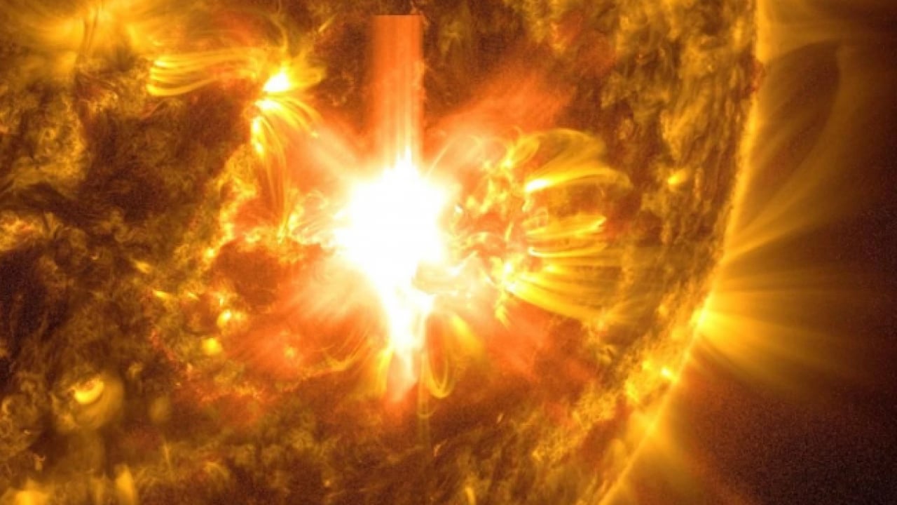 Bilim insanlarından uyarı! Güneş'te son 20 yılın en büyük patlaması