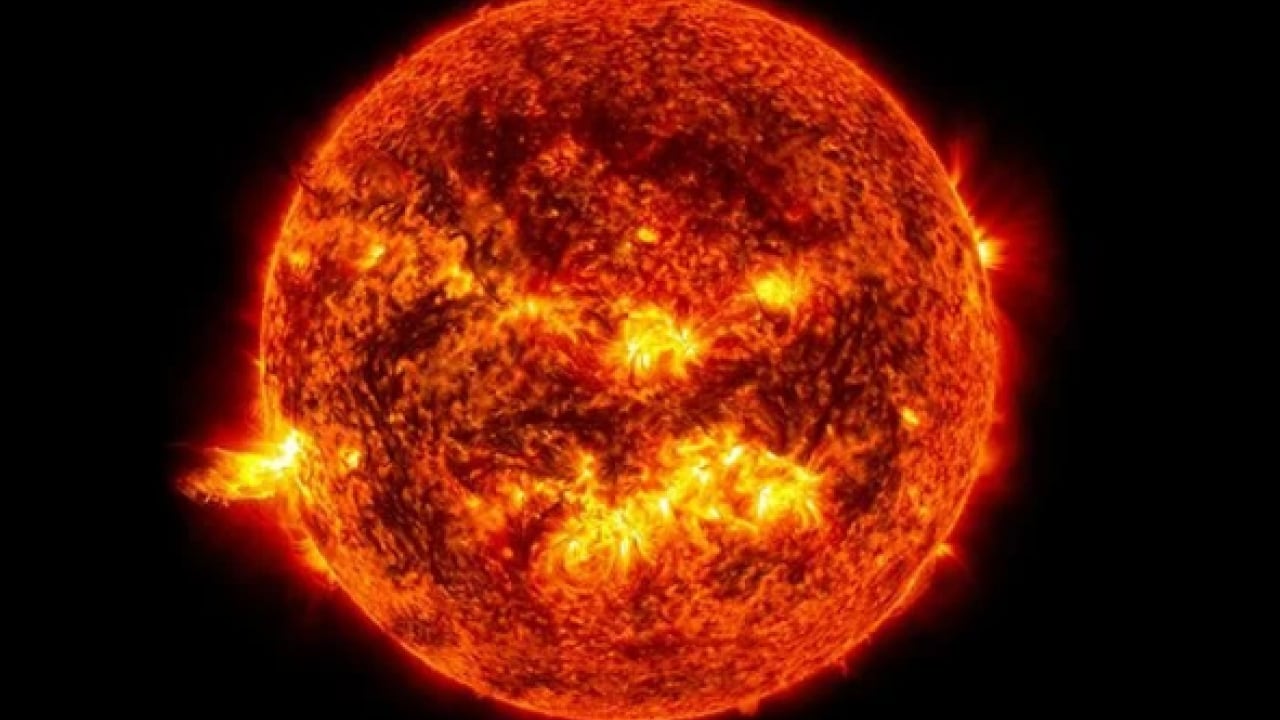 Foto - Bilim insanlarından uyarı! Güneş'te son 20 yılın en büyük patlaması