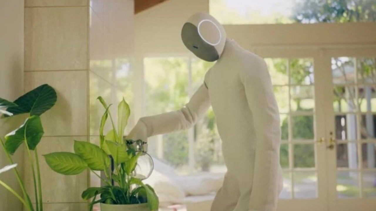 Foto - Bilim kurgu filmi değil gerçek! İşte çamaşır katlayan, evi toplayan insansı robot 'Neo'