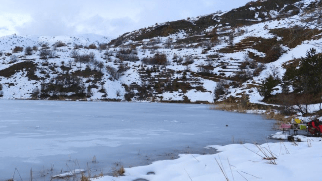 Foto - Bin 660 rakımlı göl dondu! İşte kartpostallık görüntüler