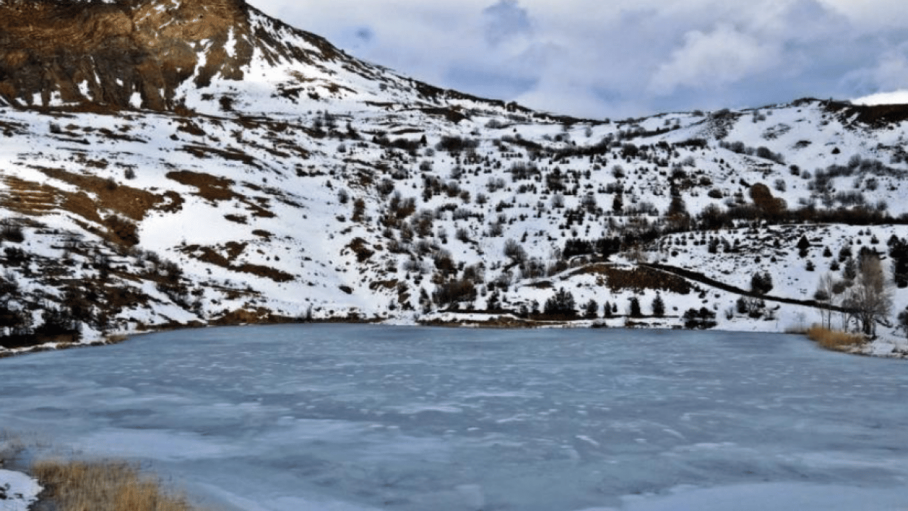 Foto - Bin 660 rakımlı göl dondu! İşte kartpostallık görüntüler