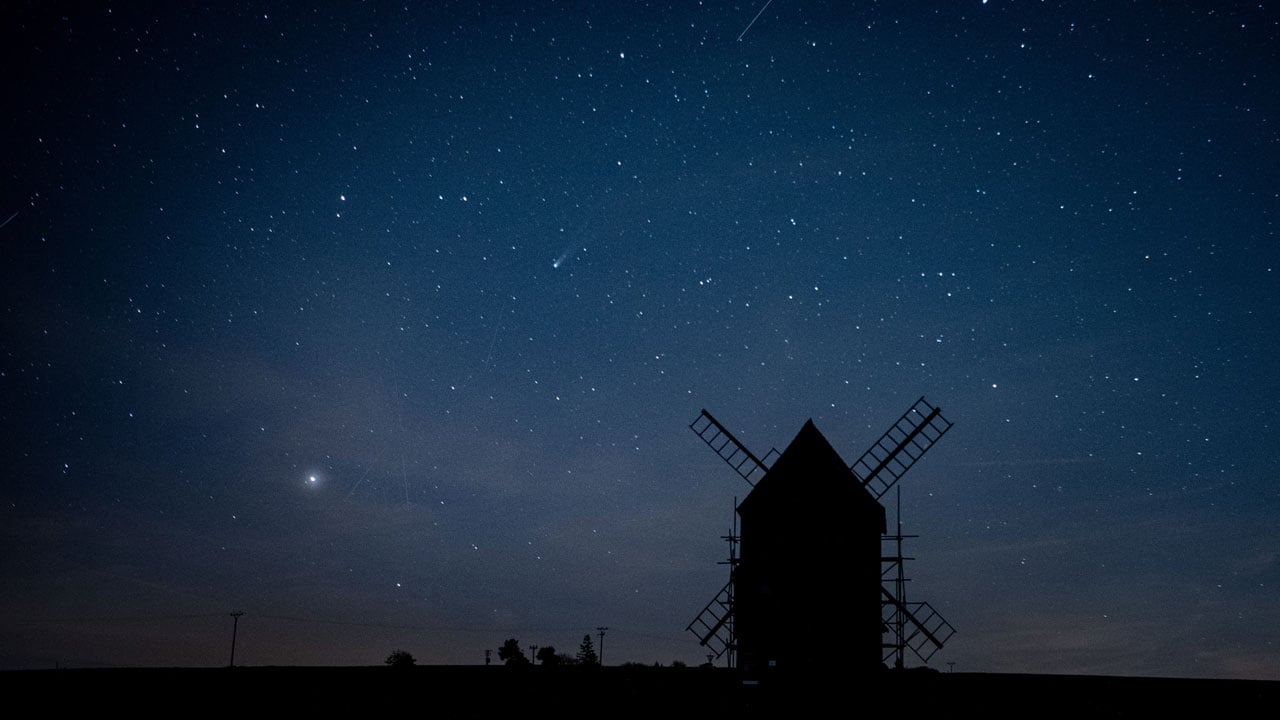 Foto - Bin yılın misafiri gökyüzünde! Lemmon Kuyruklu Yıldızı Çekya semalarında büyüledi
