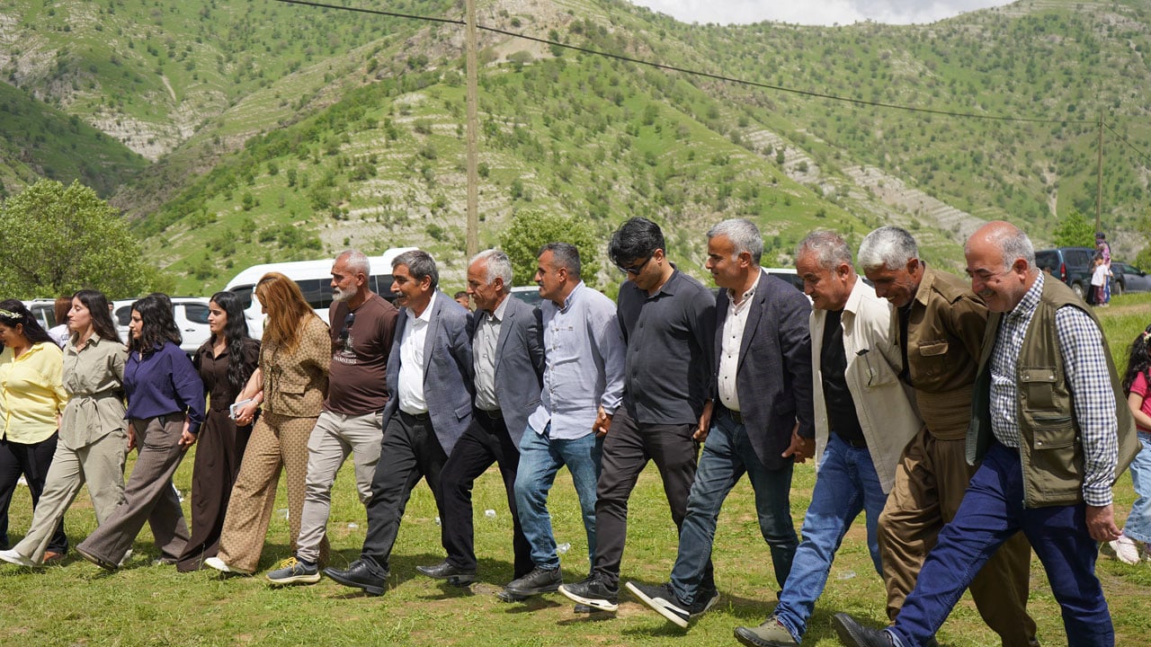 Foto - Binlerce kişi aynı sofrada buluştu! Şırnak’ta 300 yıllık gelenek yaşatıldı