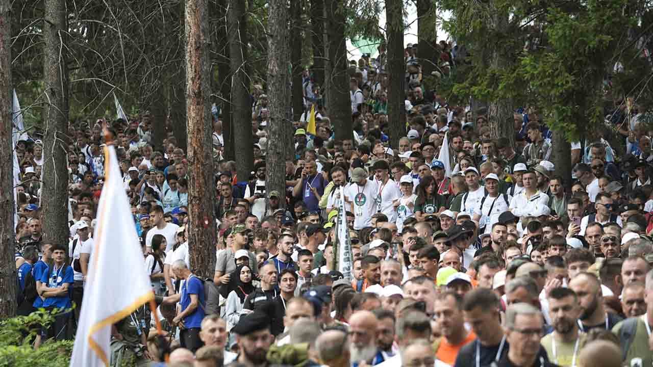 Foto - Binlerce kişi katıldı, 3 gün sürecek: Soykırımın 31. Yılında 'Barış yürüyüşü'
