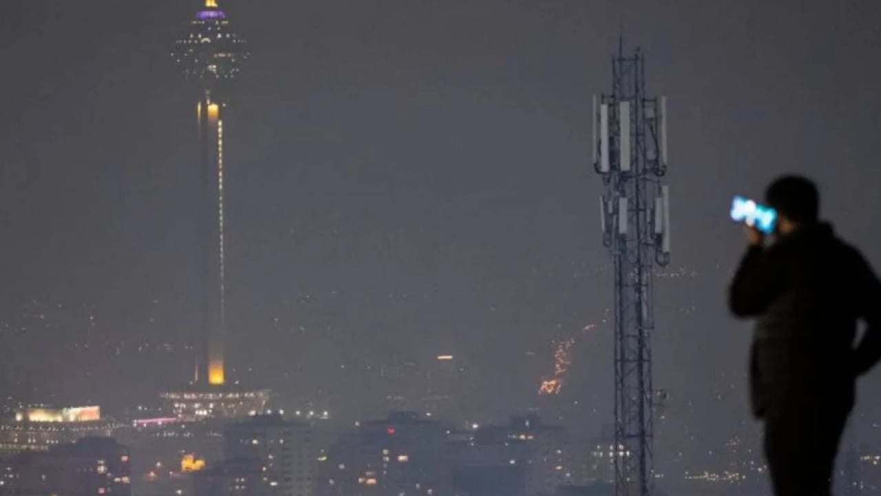 Foto - Binlerce kişiye hizmet veriyor! İran'ın internet yasaklarını delen Türk gündem oldu