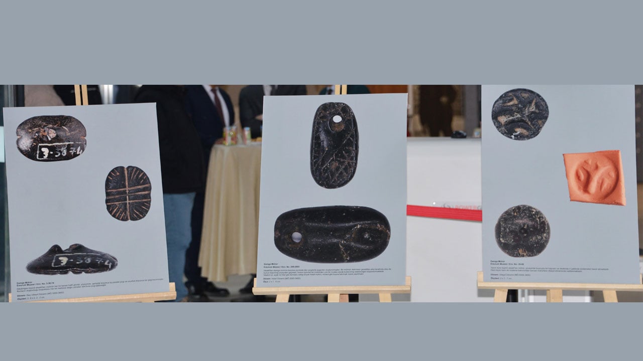 Foto - Binlerce yıllık mühürler gün yüzüne çıktı! Tarihin gizli imzaları makro objektifte