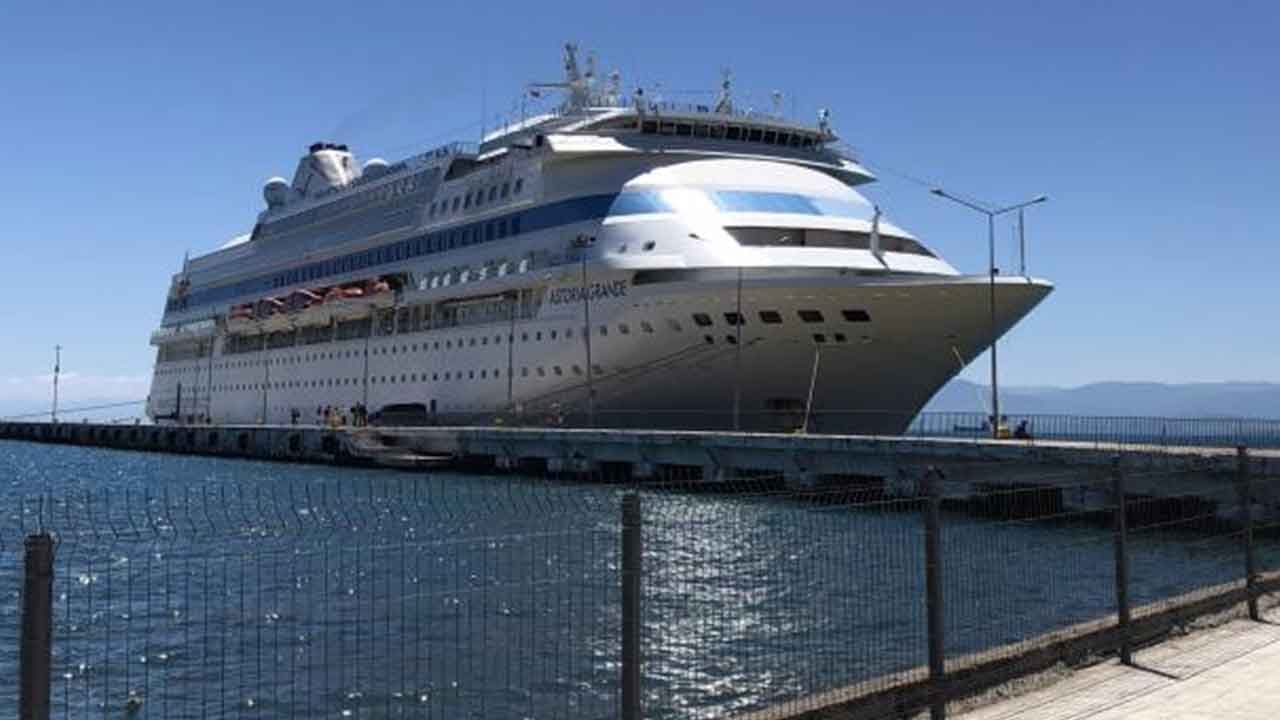 Foto - Bir ay önce Türkiye izin vermemişti! Rus gemisi defalarca denemesine rağmen başarısız oldu