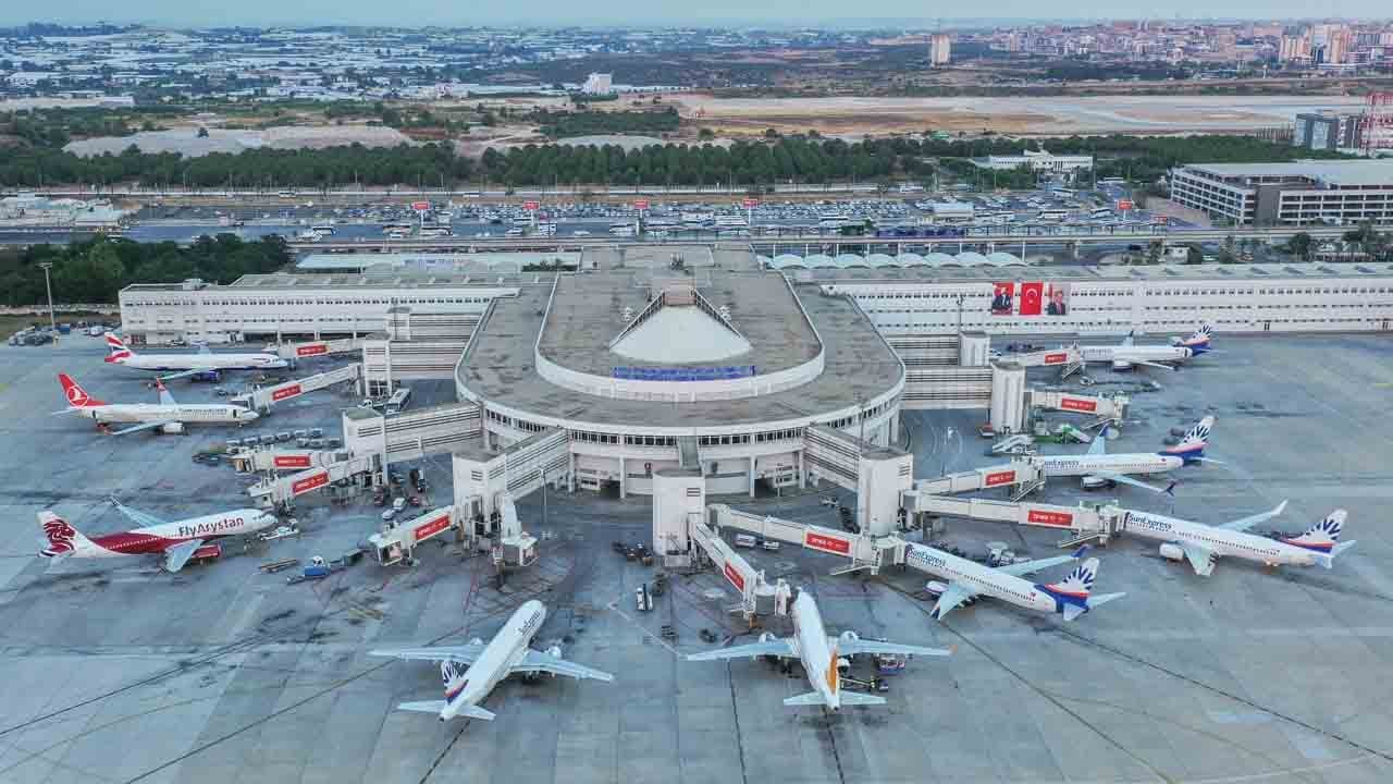 Foto - Bir ayda 16,4 milyon yolcu! Mart ayında havayolu ile seyahat eden yolcu sayısı İstanbul nüfusunu aştı 