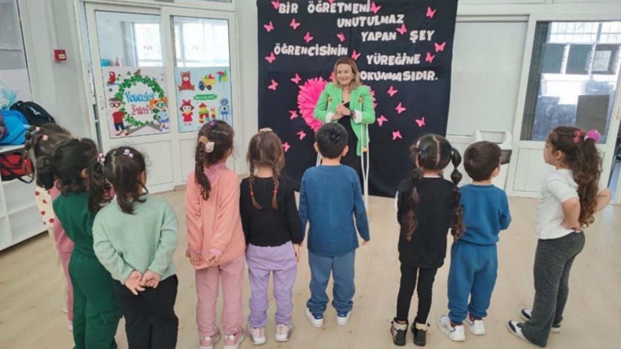 Foto - Bir başarı hikâyesi! Doğuştan koltuk değneğine mahkûmdu, yılmadı öğretmen oldu