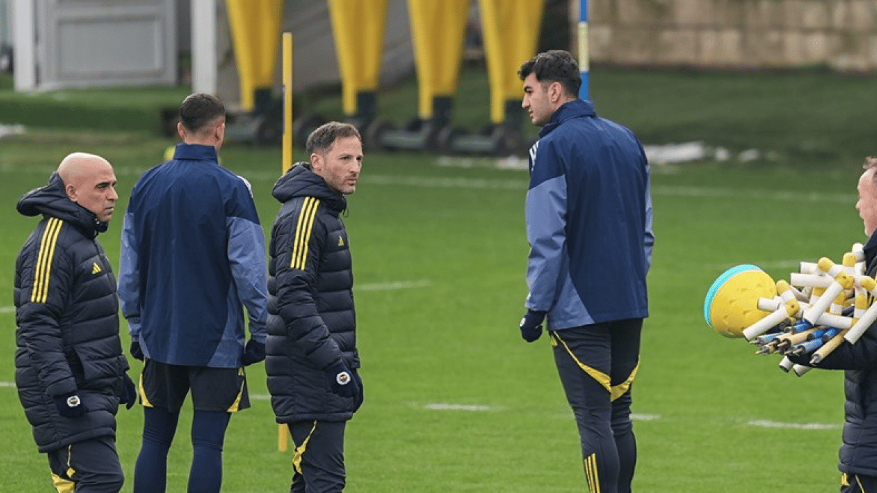 Foto - Bir bu eksikti şimdi! Sosyal medya yıkıldı... Fenerbahçe'nin mevcut yabancı sayısı: 15!