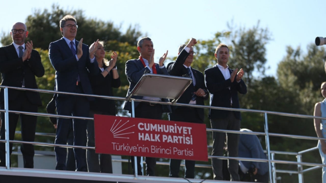 Foto - Bir büyükşehir belediyesi daha CHP’den AK Parti’ye mi geçiyor? Flaş açıklama az önce geldi