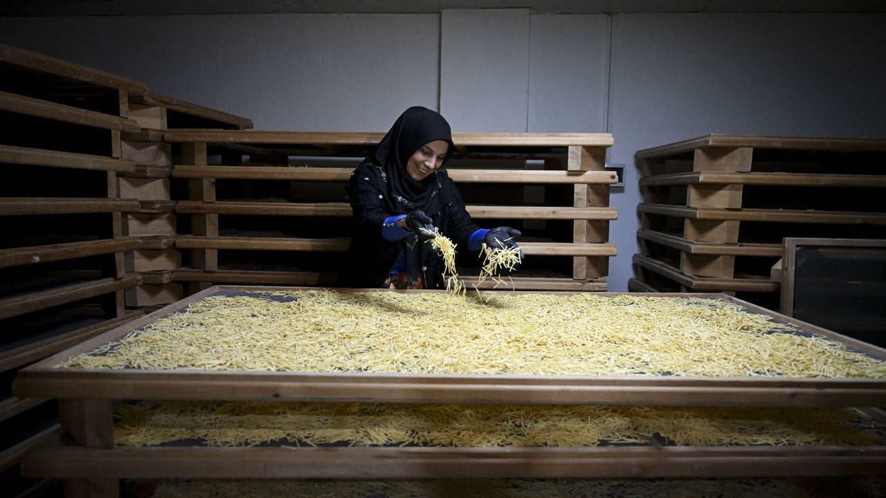 Bir çuval unla başladılar... 9 kadının kurduğu kooperatif dünyaya açıldı
