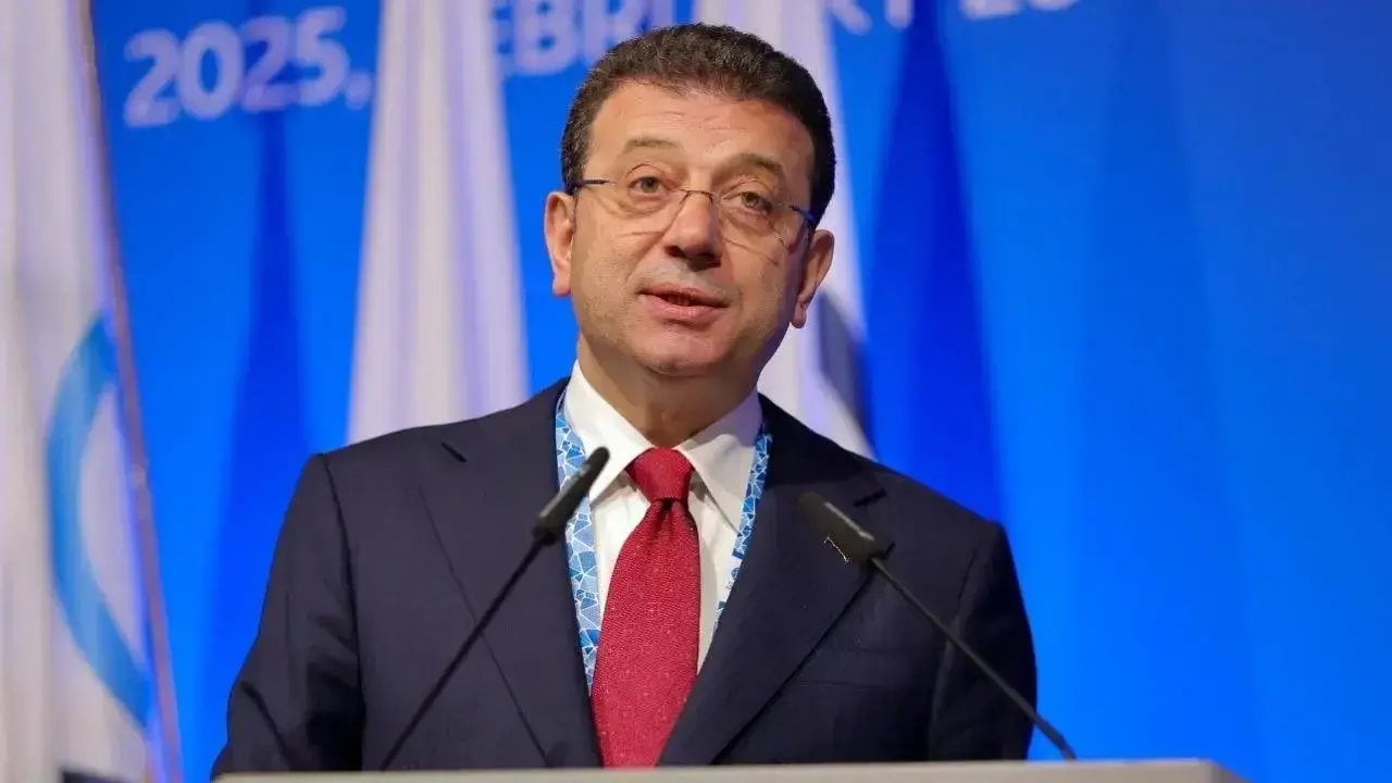 Foto - Bir darbeyi de oradan yedi! Ekrem İmamoğlu’na büyük şok 