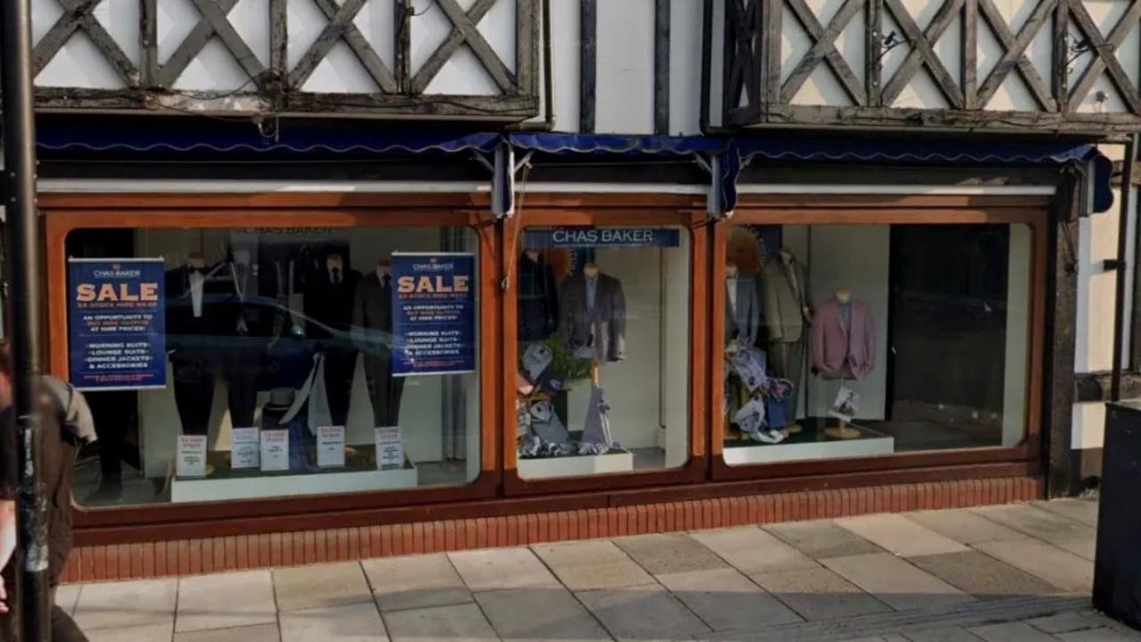 Foto - Bir devir resmen sona eriyor! Ekonomik krize yenilen yılların ünlü giyim markası sessiz sedasız kapanıyor