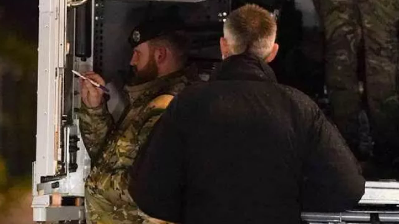 Foto - Bir evde bomba ihbarı: 200 ev tedbir amaçlı boşaltıldı!