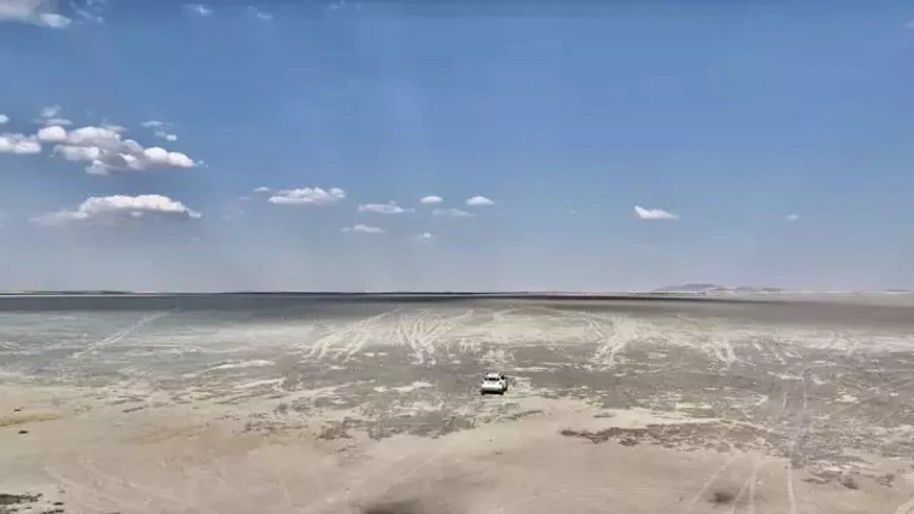 Foto - Bir göl daha kuruyarak yok oldu