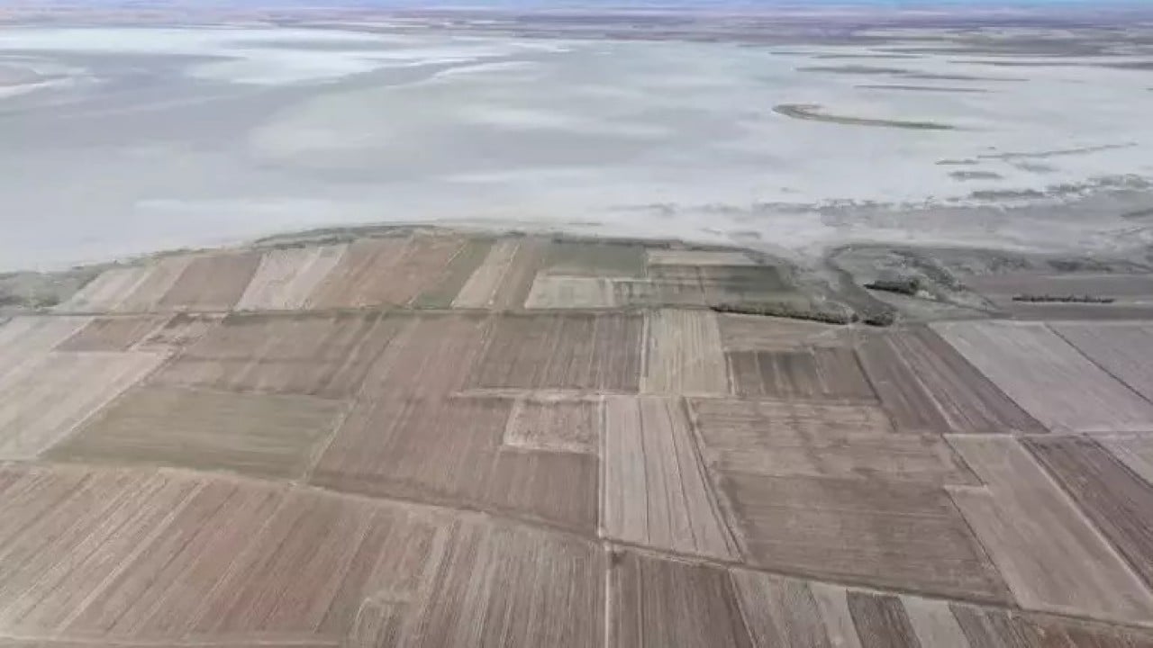 Foto - Bir göl daha kuruyarak yok oldu