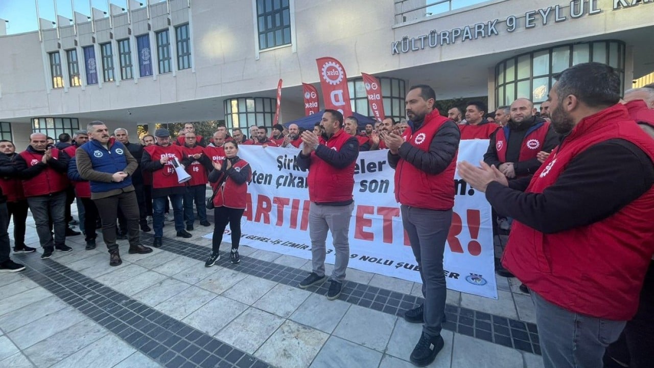 Foto - Bir gün çöp dağları, bir gün eylem… CHP’li İzmir’de sıradan bir gün