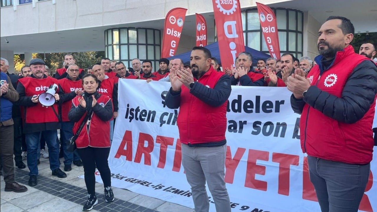 Foto - Bir gün çöp dağları, bir gün eylem… CHP’li İzmir’de sıradan bir gün